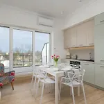 Luna Apartment *